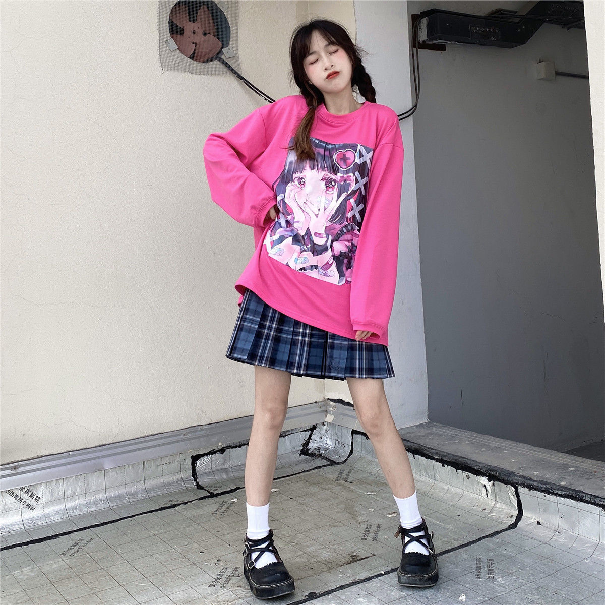 Camiseta de cuello redondo manga larga estampado anime