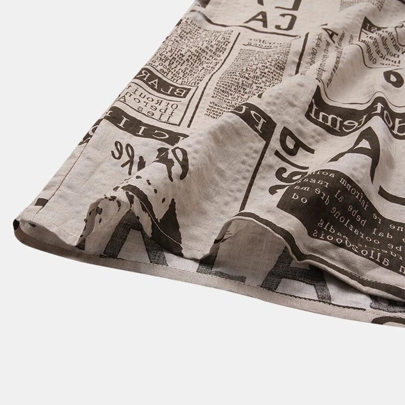 Camisa con estampado de periódico vintage para hombre