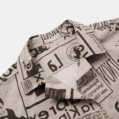 Camisa con estampado de periódico vintage para hombre