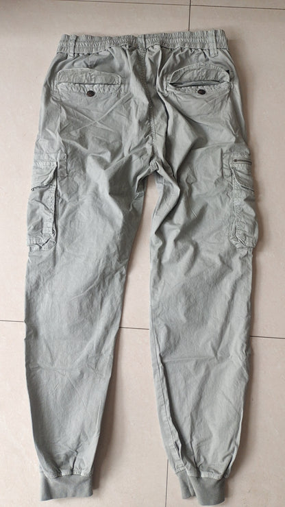 Pantalon tipo cargo para hombre