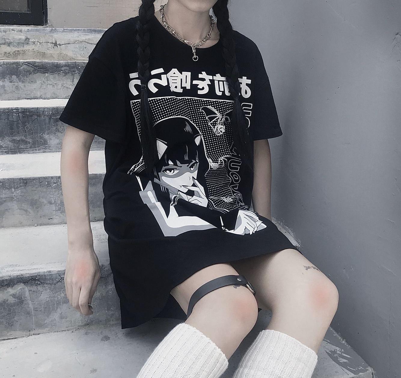 Camiseta oversize con estampado de anime
