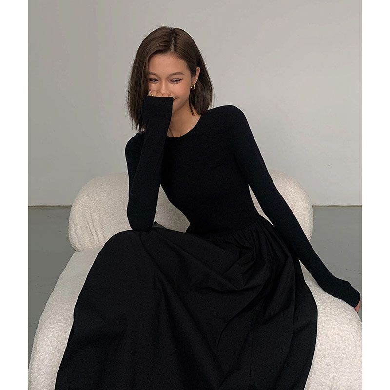 Vestido ajustado a la cintura con cuello redondo