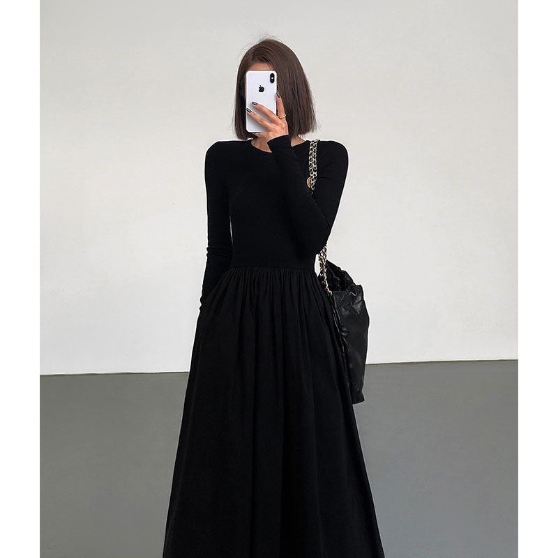Vestido ajustado a la cintura con cuello redondo