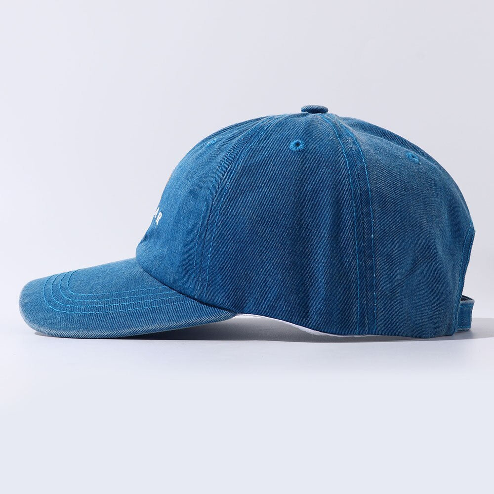 Gorra con osito bordado para mujer