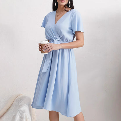 Vestido de color liso con cinturón y manga corta