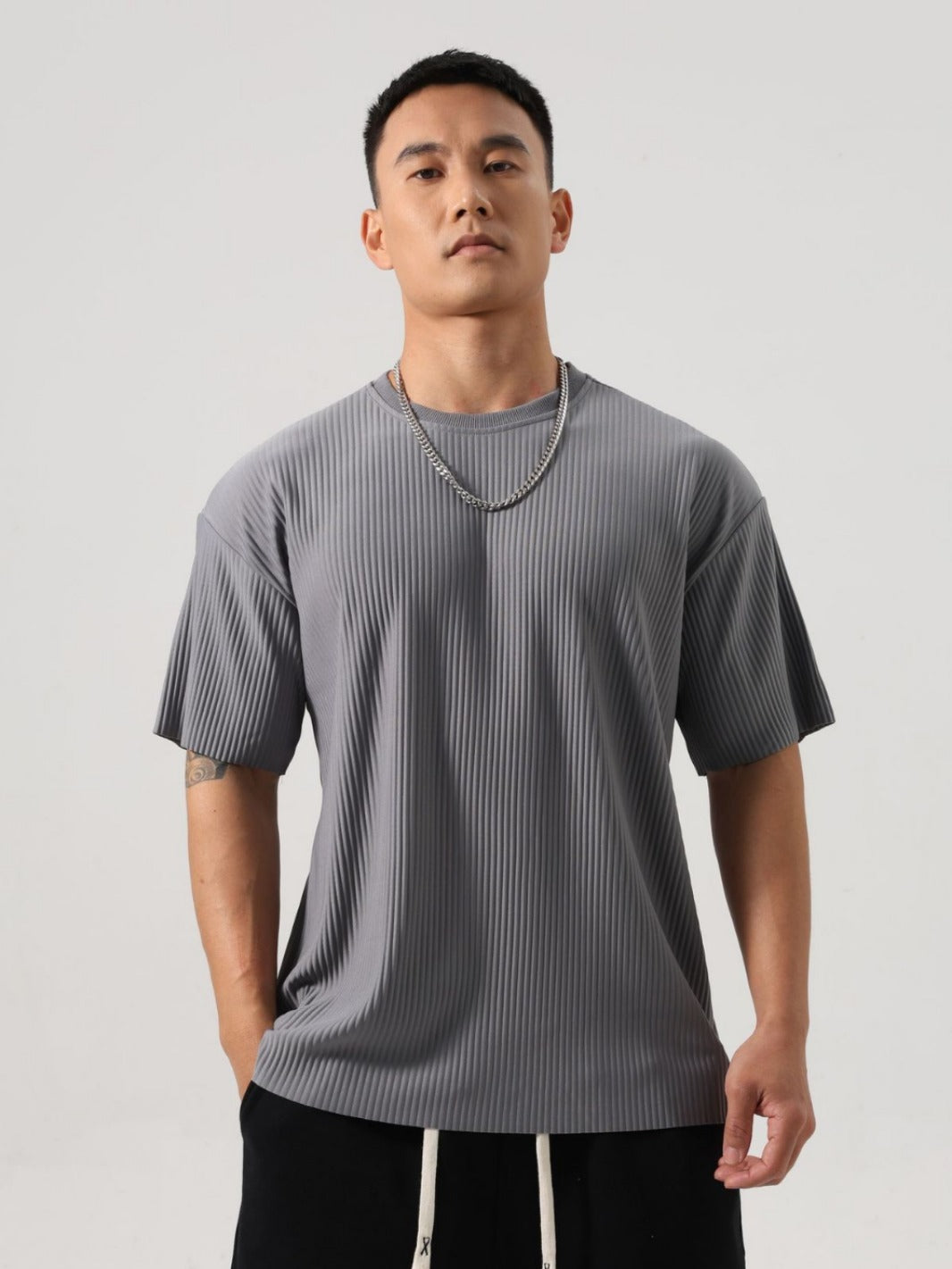 Camiseta casual holgada de rayas para hombre